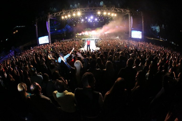 Enrique Iglesias at Ehdeniyat